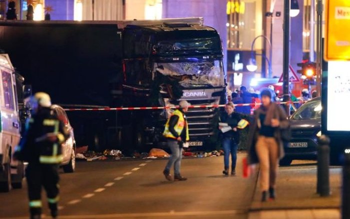 Actual perpetrator in Berlin attack is armed and still at large 